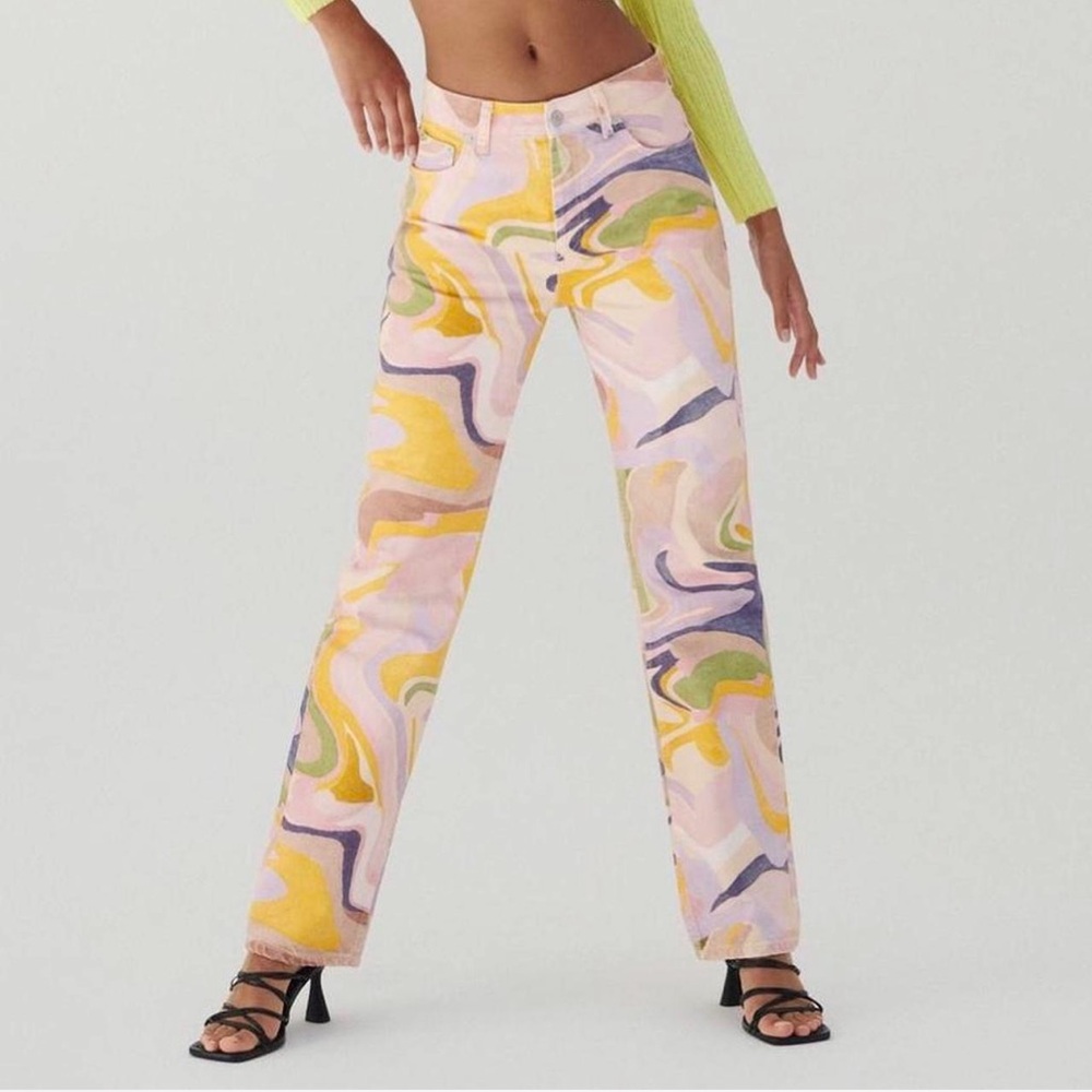 Cute swirl colorful detail never worn Zara denim jeans. 💜💚💛🧡